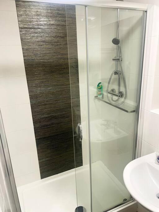 #215 1 Bed Serviced Apartment Derby Exterior foto